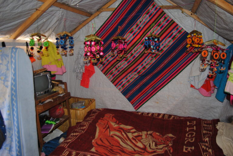 in de woonkamer bij een homestay in Marokko