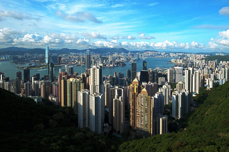 uitzicht op de skyline van Hong Kong vanaf Victoria Peak