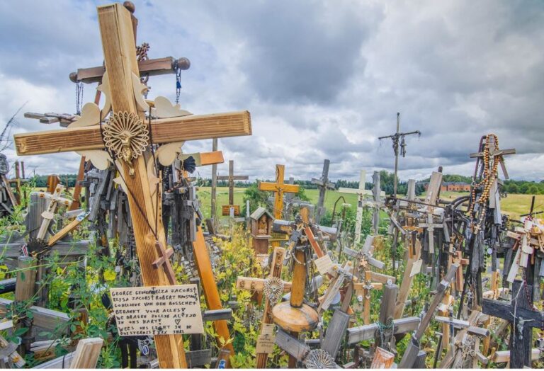 Hill crosses in Riga, Baltische Staten