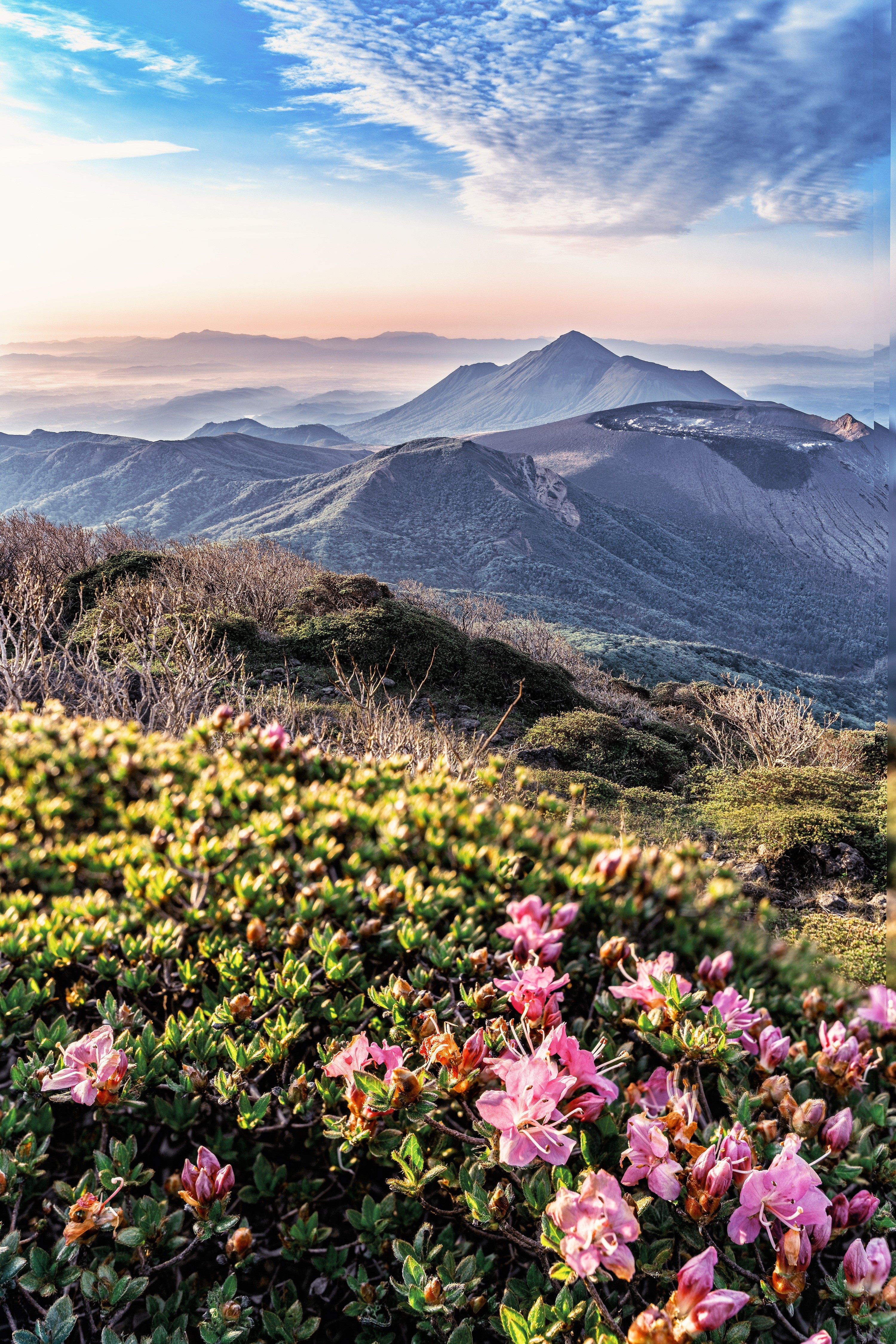 zicht op de bergen van kirishima national park op Kyushu, Japan