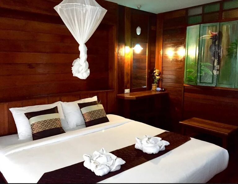 Eilandhopping je bungalow in Koh Ngai, Thailand