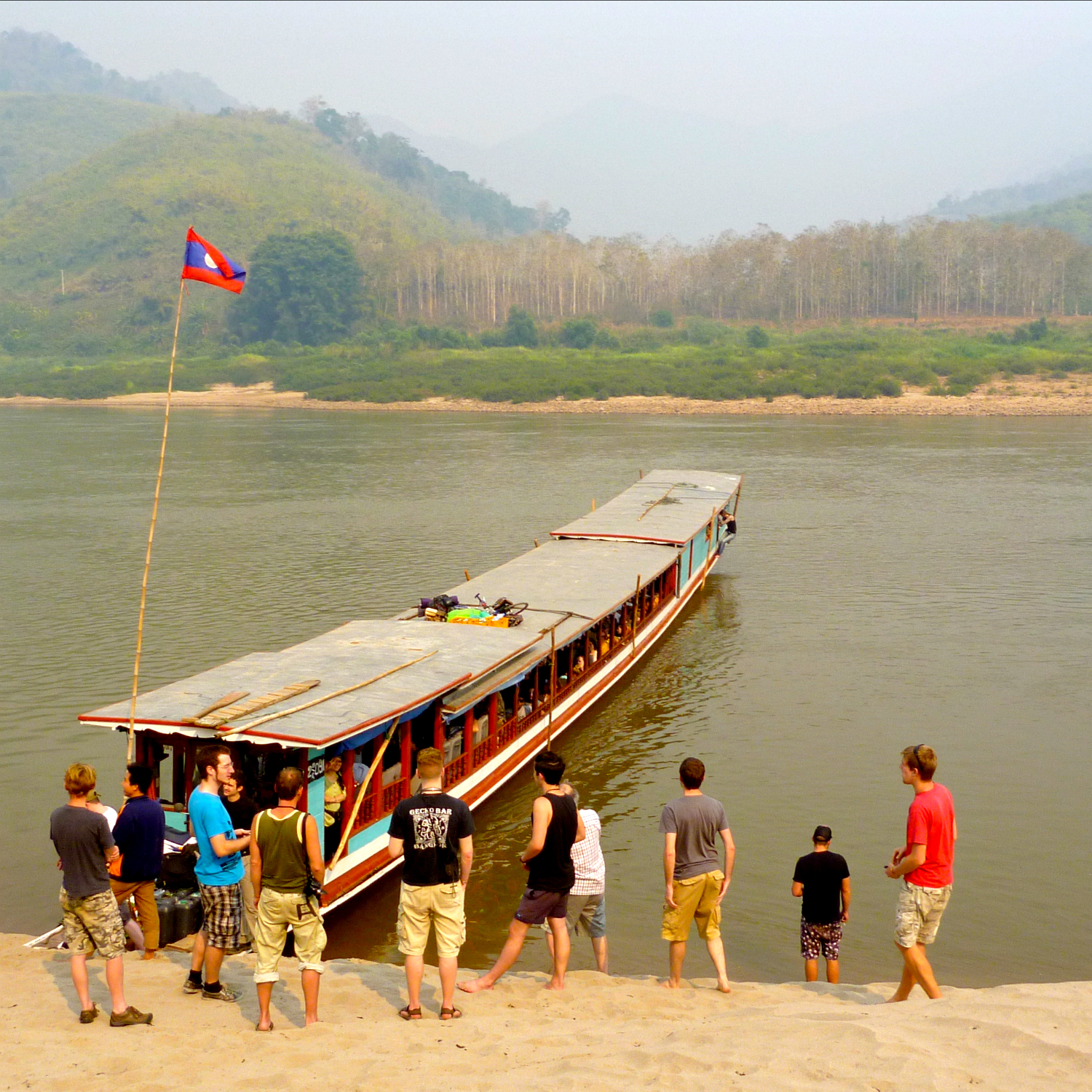 Shampoo cruise in Laos