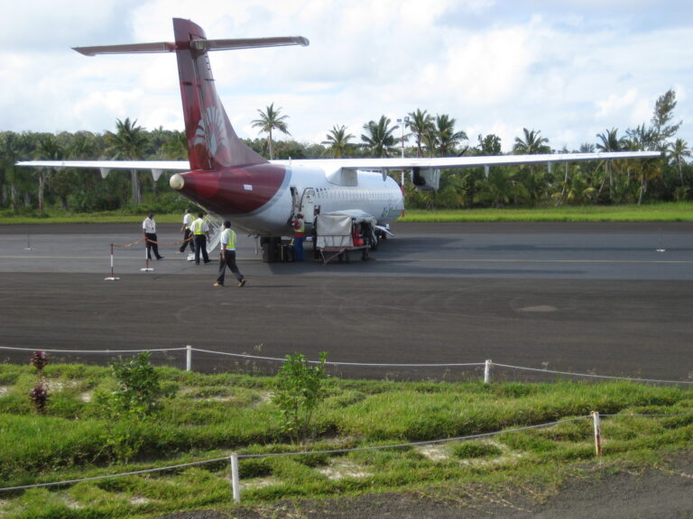 Vliegtuig op de luchthaven in Madagaskar