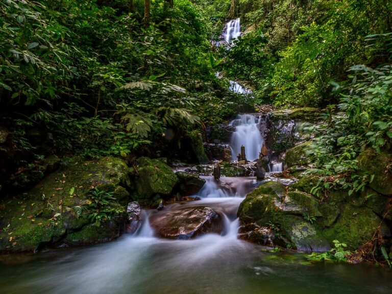 Kemantis waterval in Kinabalu, Maleisië