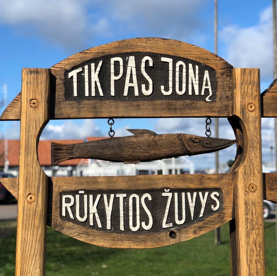 Tik Pas Jona in Nida, Baltische Staten