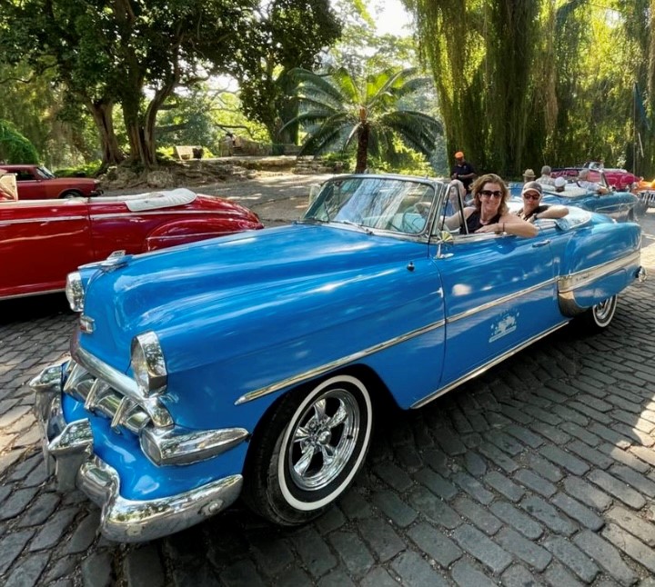 Oldtimer rijden in Havana, Cuba