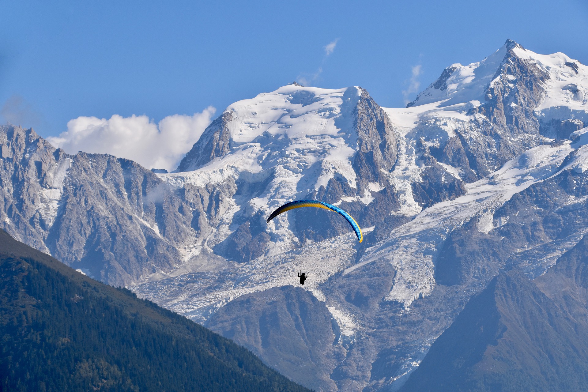 Paragliden in Gudauri, Georgië