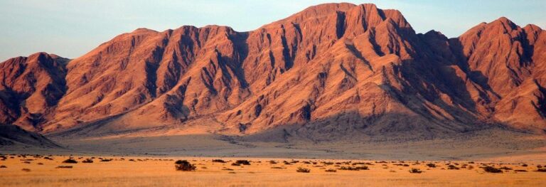 zonsondergang rood kleurende naukluft gebergte