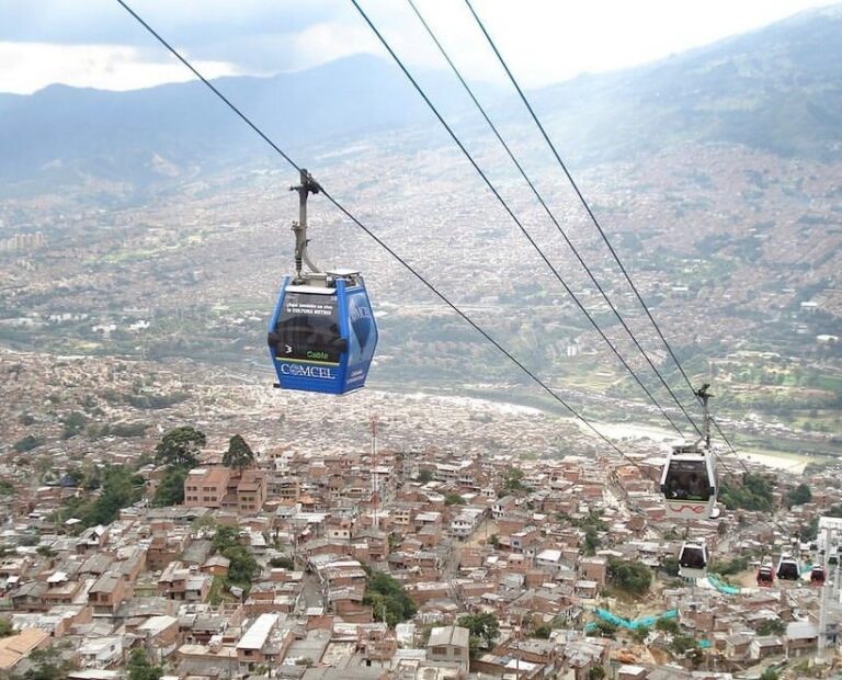 Colombia Medellín kabelbaan boven de stad