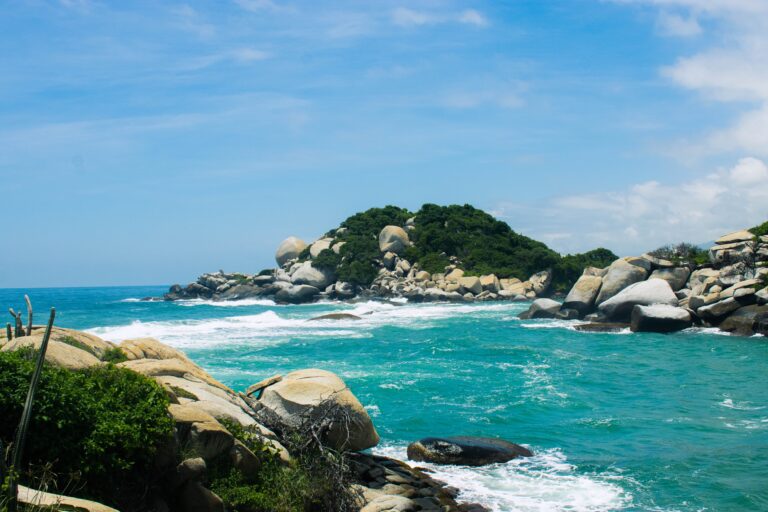 Colombia Rosario eilanden rotsen en blauwe zee
