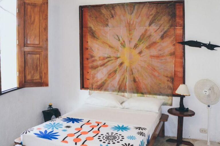 hotelkamer met tweepersoonsbed in santa marta
