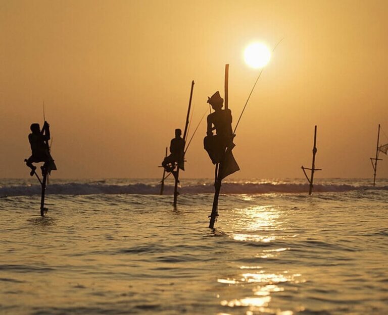 traditionele paalvissers in sri lanka