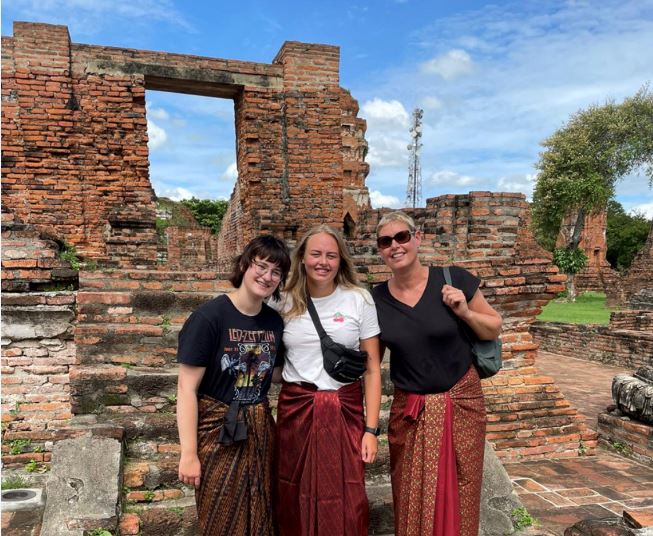 Bezoeken tempels in Ayutthaya, Thailand