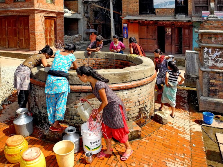 Chitwan naar Kathmandu, Bhaktapur, Nepal