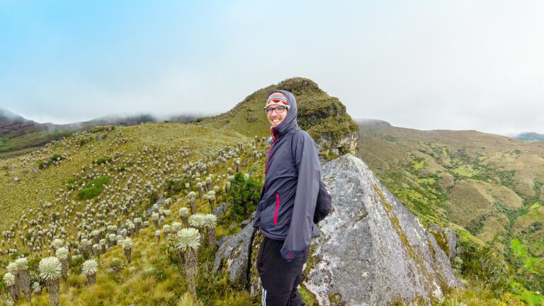 man tijdens hike paramo de oceta