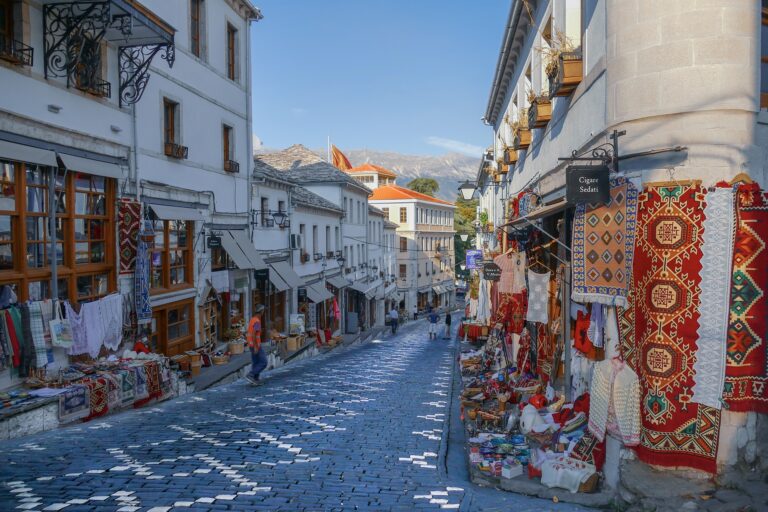 Fly drive Albanië in Gjirokastër