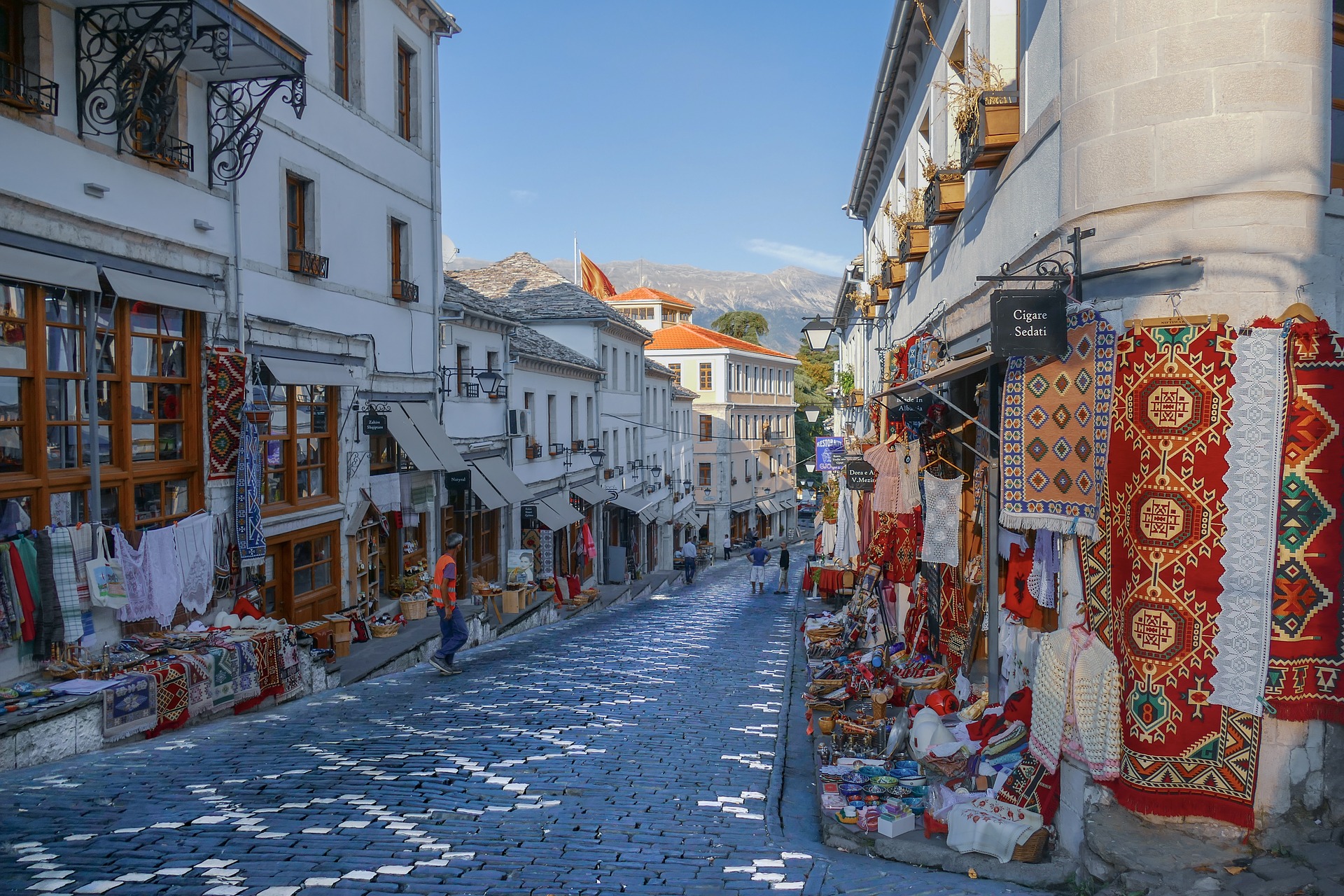 Fly drive Albanië in Gjirokastër