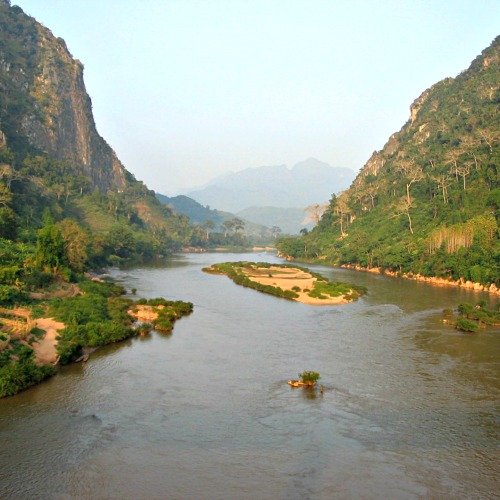 Bergen rivier in Laos