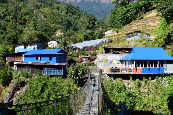 Punar trekking loopbrug in Tirkhedhunga, Nepal