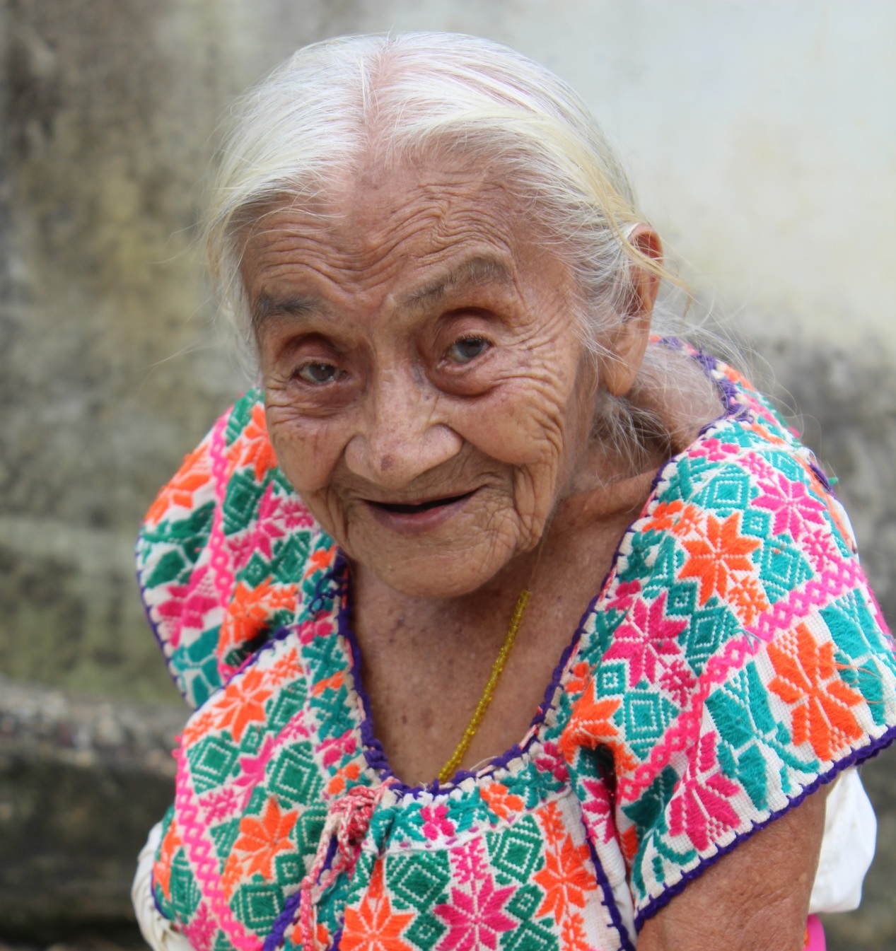 vriendelijke, oude Mexicaanse vrouw