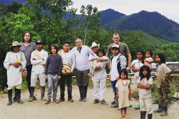 reisgids samen met een Colombiaanse familie community stay