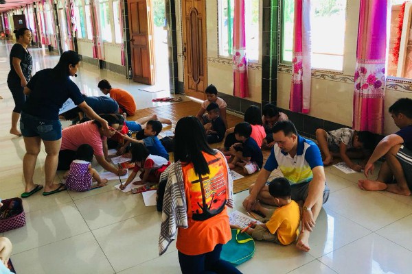 Kinderen lokaal in Borneo