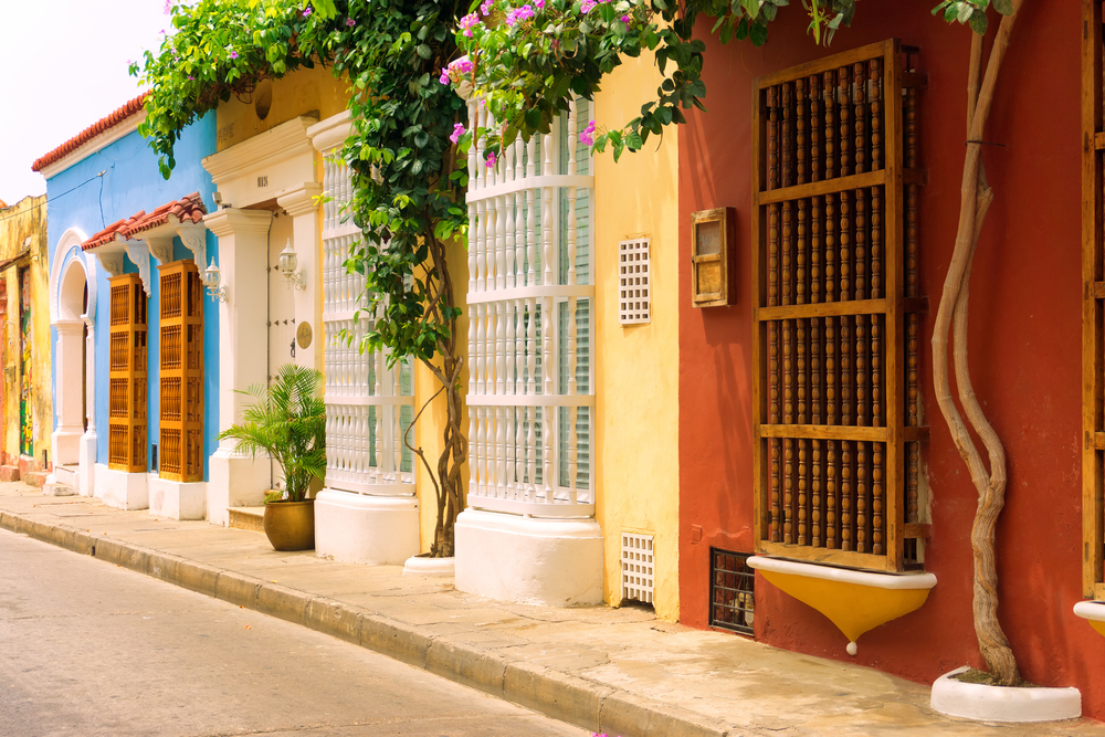 Colombia Cartagena straat met gekleurde huizen