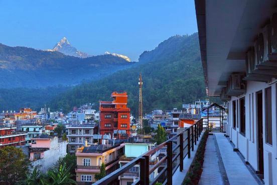 Rough it Queenspark uitzicht in Pokhara, Nepal
