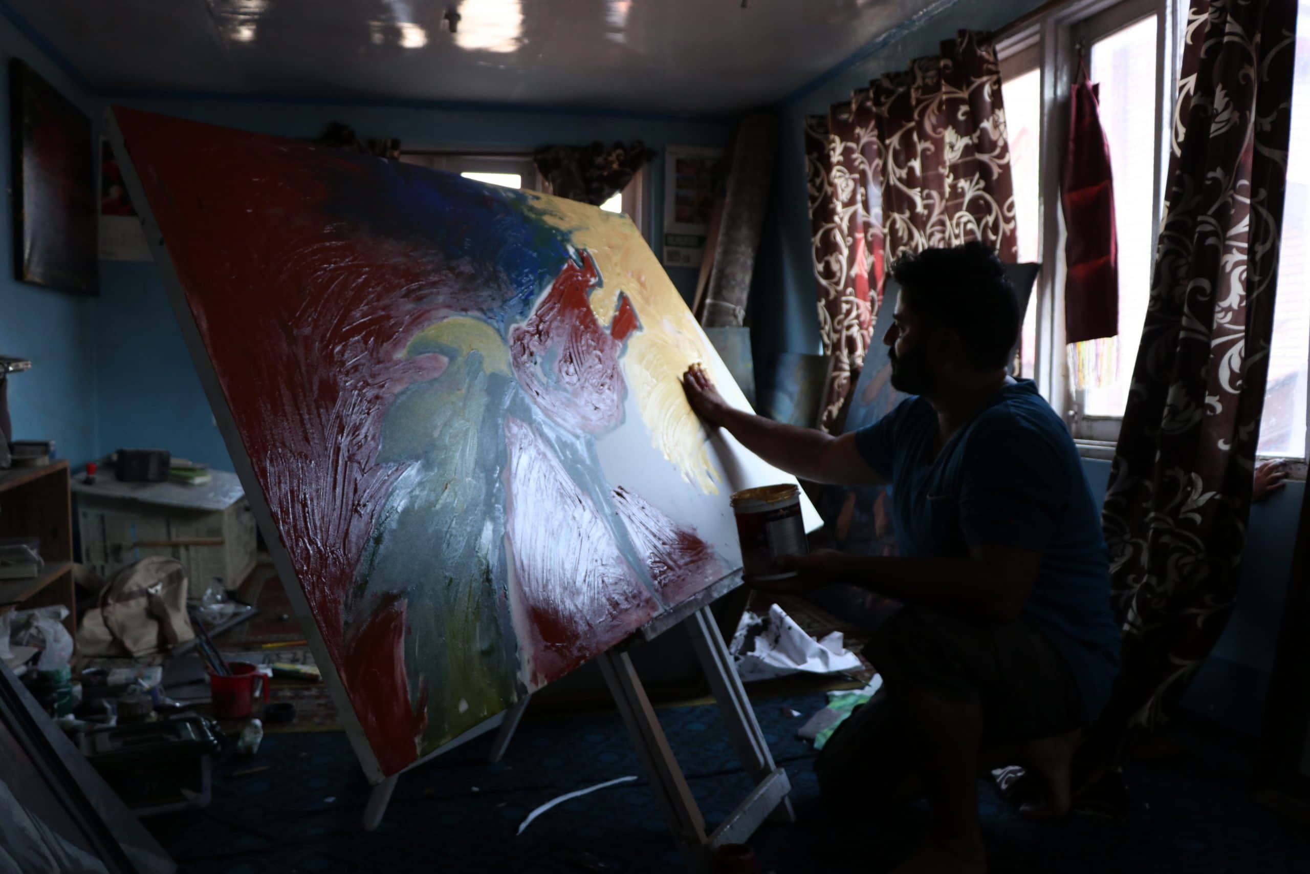 Kashmiri artist depicts suffering through paintings