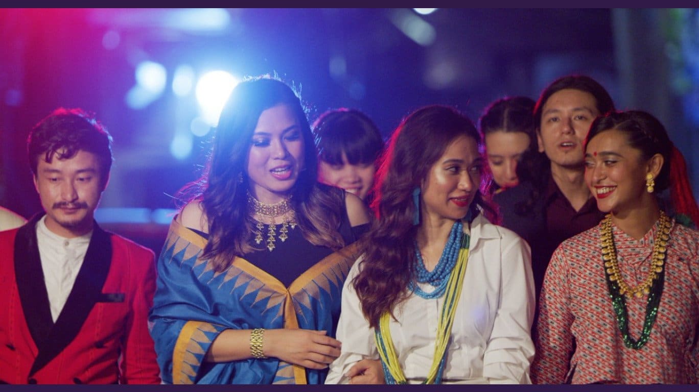 Axone : Marinating racism through slow cooking diversity