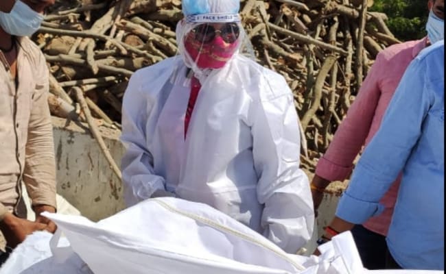 How a Muslim woman is helping arrange cremations for COVID-19 patients in Lucknow