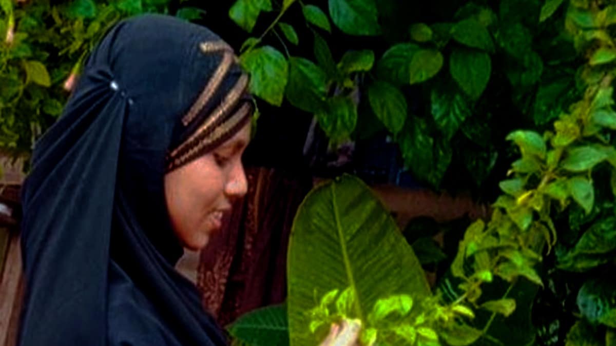 15 year old rapper Saniya making waves at Mumbai’s slum