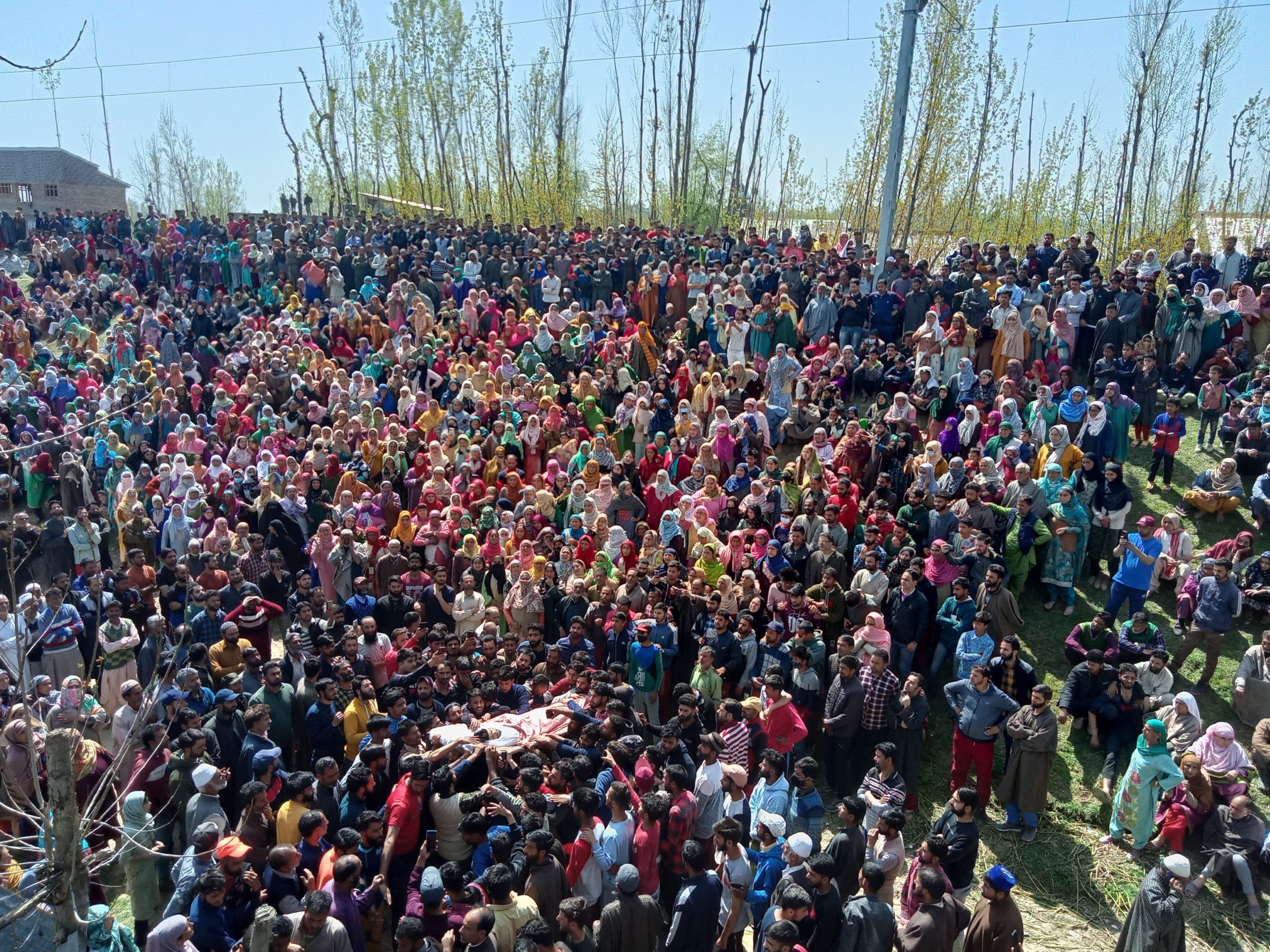 Kashmir: Hundreds attend funeral of slain SPO, brother