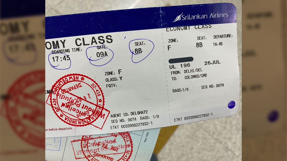 Another Kashmiri journalist gets banned from travelling abroad