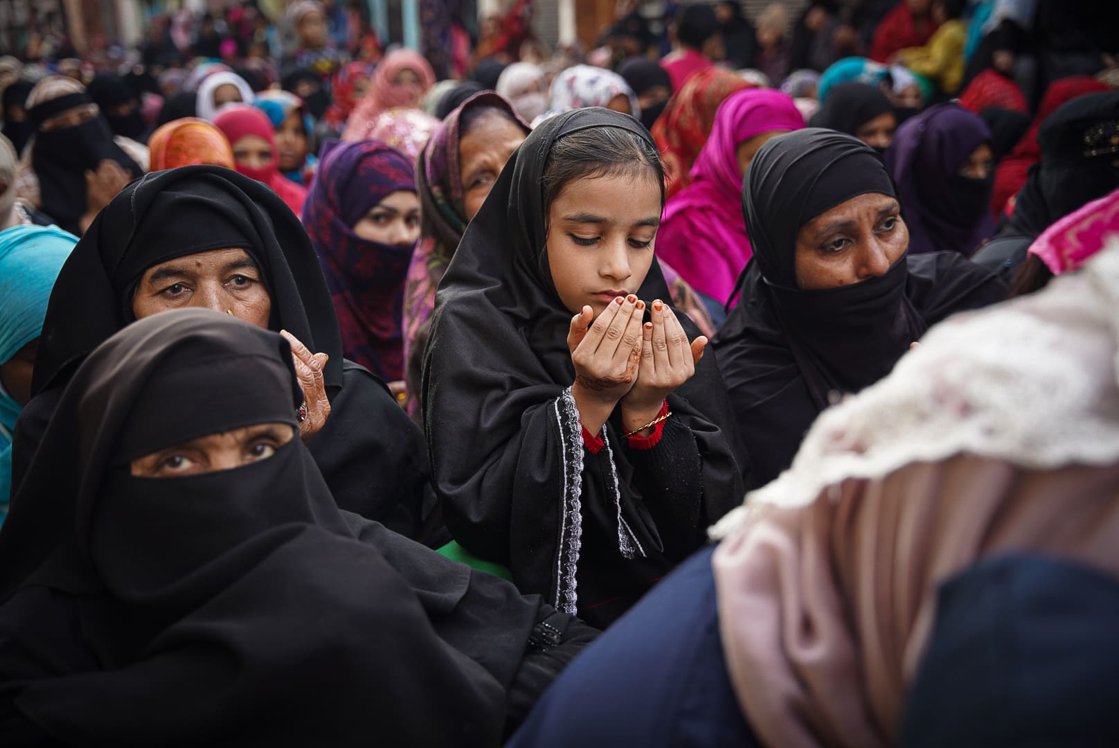 Photos: Thousands of Muslim women pray during protests against eviction in Uttarakhand