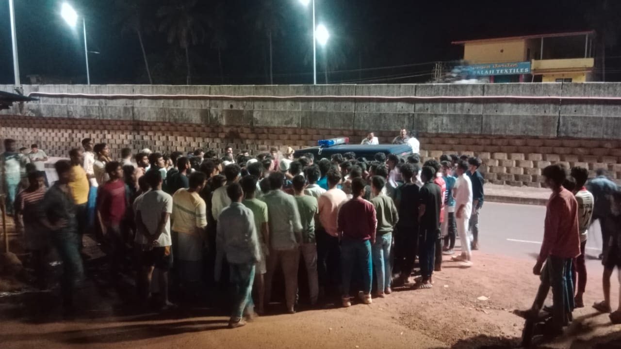 Karnataka: Police  accused of manhandling local Muslim scholar