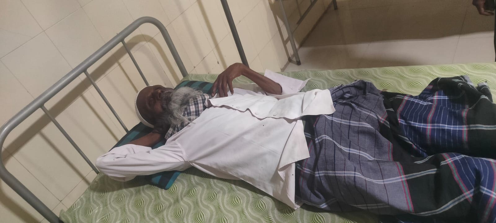 Karnataka: Elderly blind Muslim allegedly assaulted, forced to chant "Jai Shri Ram"