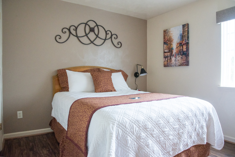 comfortable suites-christiansburg-affordable corporate suites