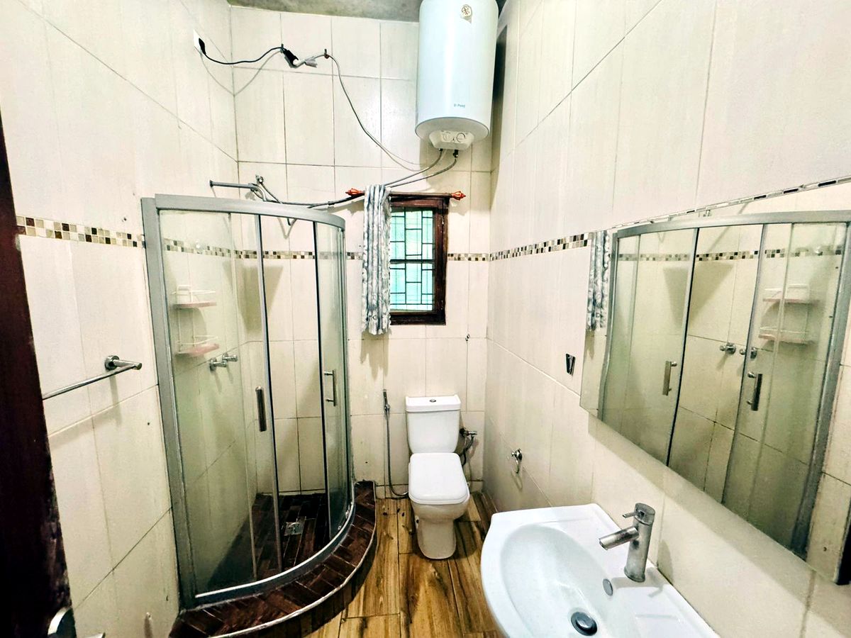 VENDE-SE APARTAMENTO T2 R/C BAIRRO CENTRAL PRÓXIMO AO KFC PONTO FINAL.