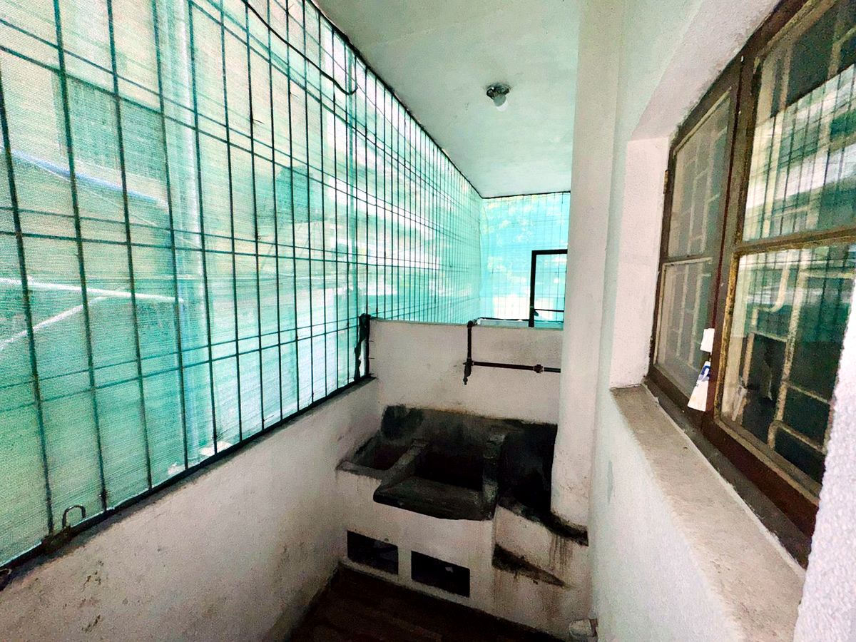 VENDE-SE APARTAMENTO T2 R/C BAIRRO CENTRAL PRÓXIMO AO KFC PONTO FINAL.