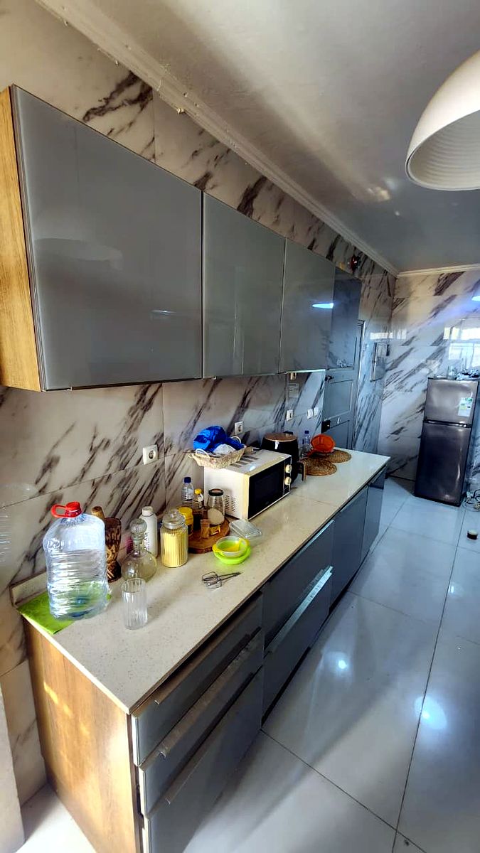 ARRENDA-SE APARTAMENTO T3, 3WC'S, 6° ANDAR S/ELEVADOR, BAIRRO CENTRAL PRÓXIMO À IGREJA NA PANDORA.