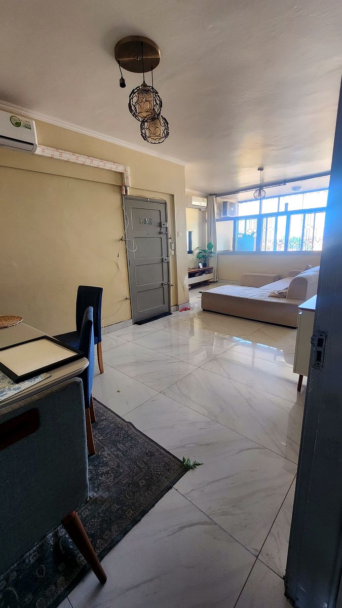 ARRENDA-SE APARTAMENTO T3, 3WC'S, 6° ANDAR S/ELEVADOR, BAIRRO CENTRAL PRÓXIMO À IGREJA NA PANDORA.