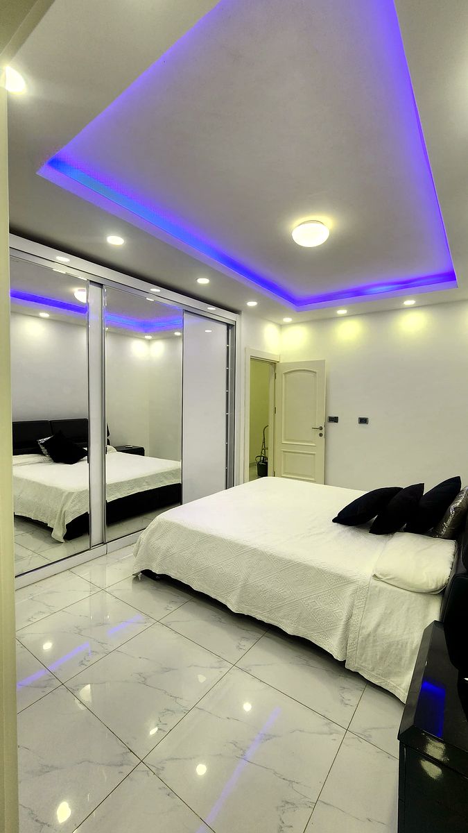 ARRENDA-SE APARTAMENTO T1 MOBILADO, R/C, PRÉDIO NOVO, BAIRRO DA POLANA PRÓXIMO AO JARDIM DOS NAMORADOS.