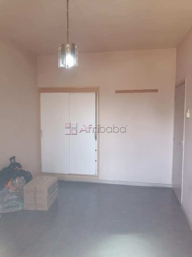 Arrenda-se excelente Apartamento T3 no Alto Maé