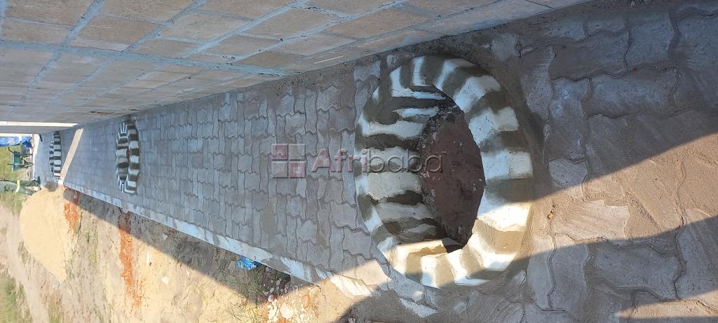 Montagem de pavê e lancil nas lojas, armazém, parques, casas, etc