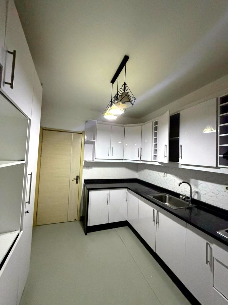 ARRENDA-SE MORADIA T3 MOBILADA,3 SUÍTES, ANEXO COMPLETO, NA MATOLA 700!