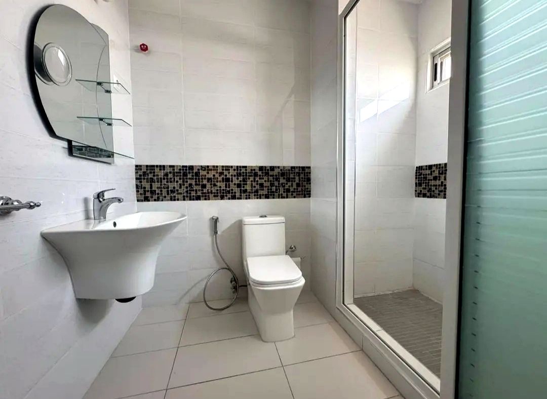 VENDE-SE APARTAMENTO T4, 3 SUÍTES, BAIRRO TRIUNFO, AV. DA MARGINAL.