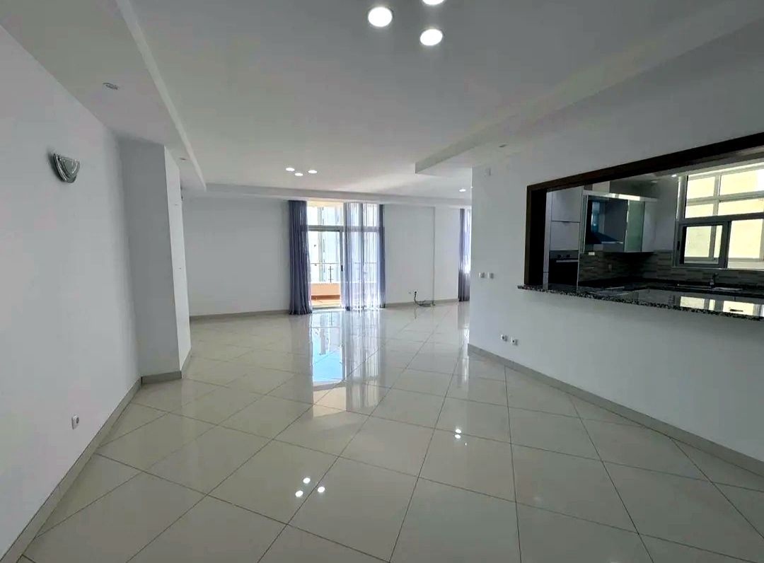 Vendo apartamento T4 no condomínio bish front marginal