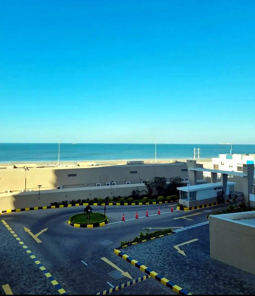 Vendo apartamento T4 no condomínio bish front marginal