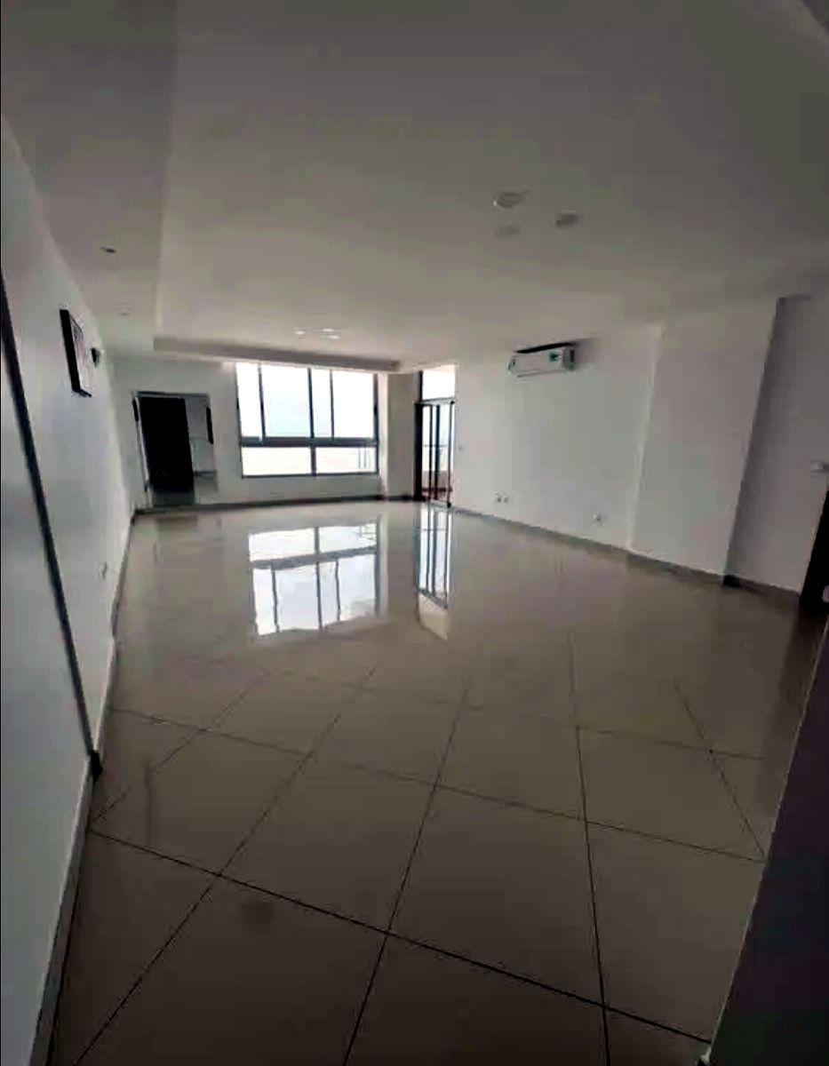 Vendo apartamento T4 no condomínio bish front marginal